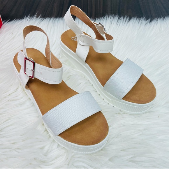 White platform sandal - Picture 7 of 7